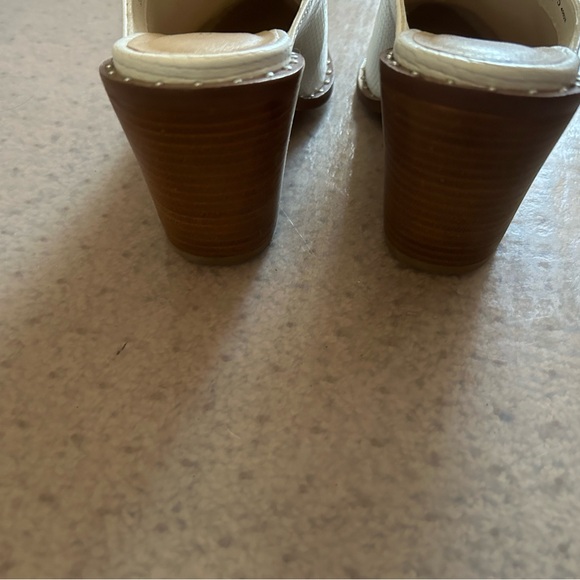 Chinese Laundry Kingston Snake Embossed Block Heel Mule - Picture 5 of 7